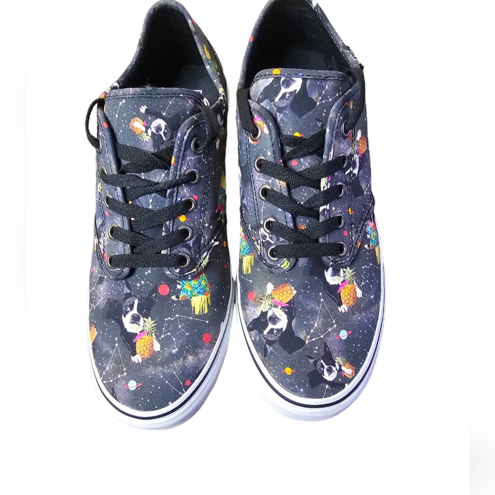 Vans women's gray design low top lace-up sneakers size 11